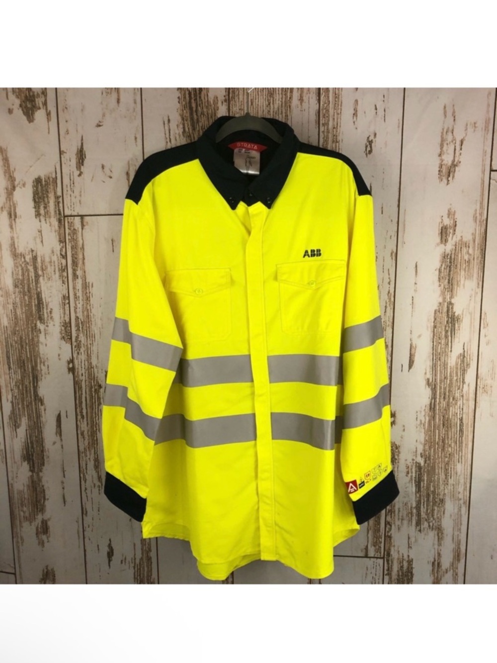 Strata Work Gear Shirt, Size 3XLarge. In excellent condition!